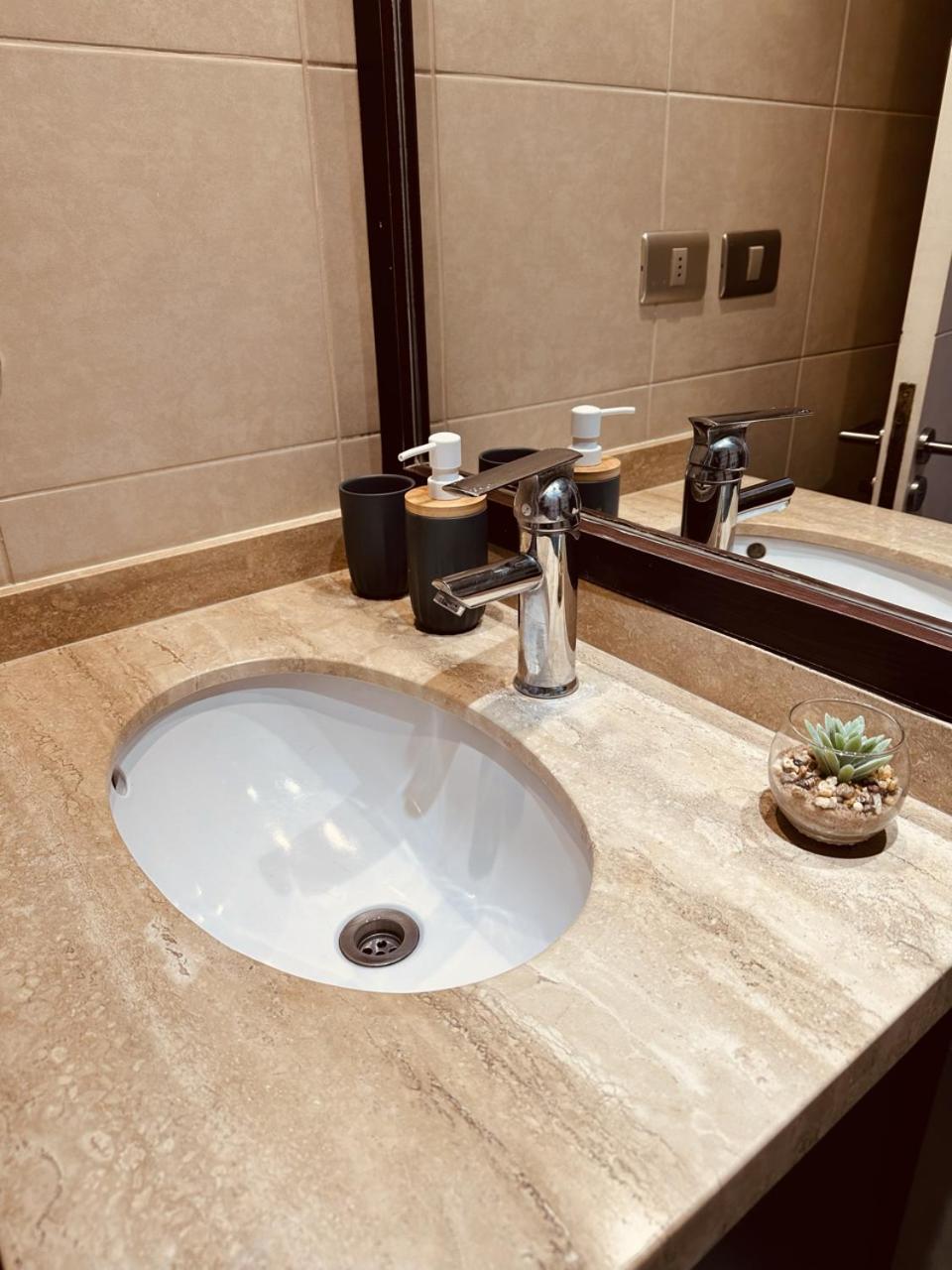Departamento 2d2b Con Estacionamiento En Pleno Centro De Vina * Vina del Mar
